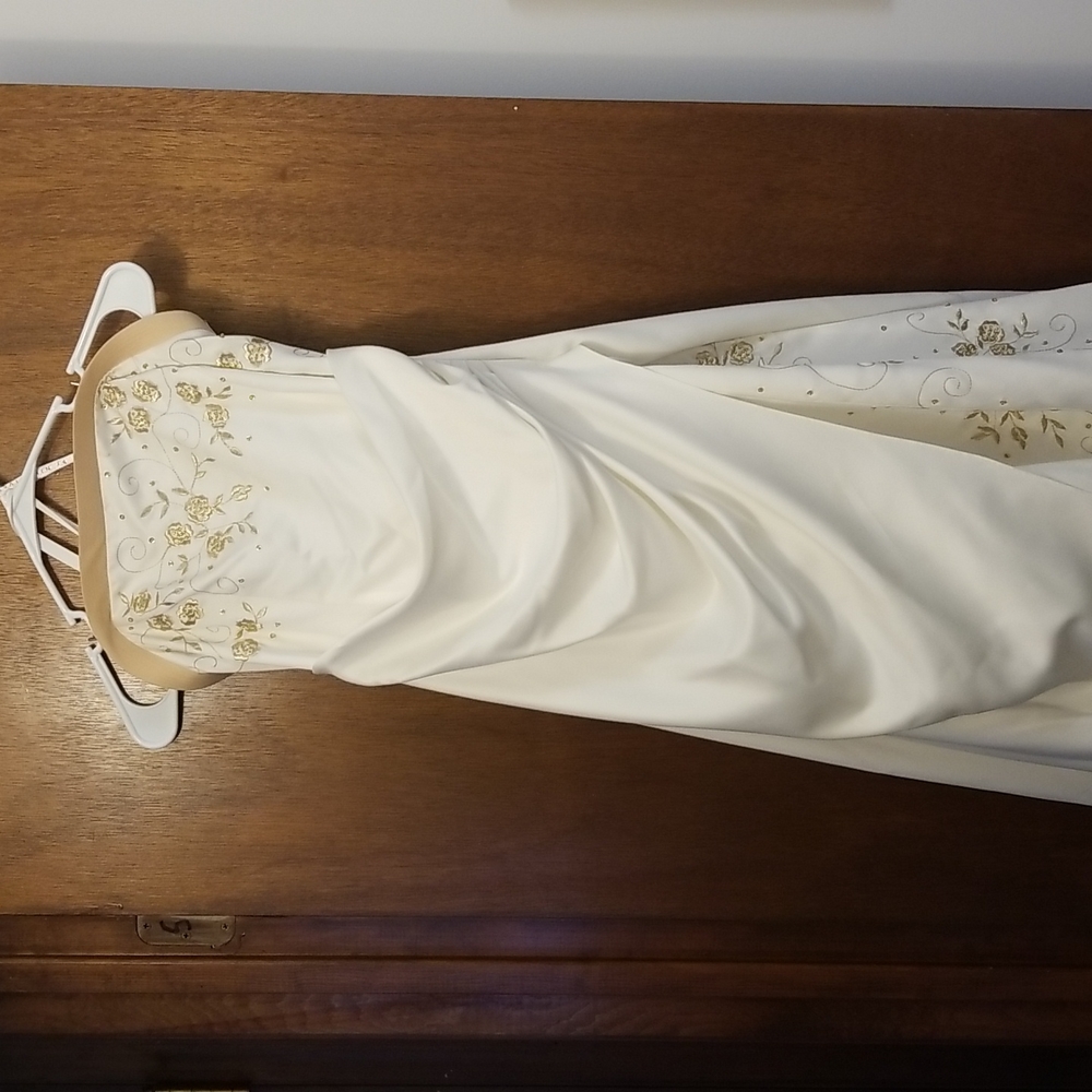 Niki Lavis Prom/Wedding Gown